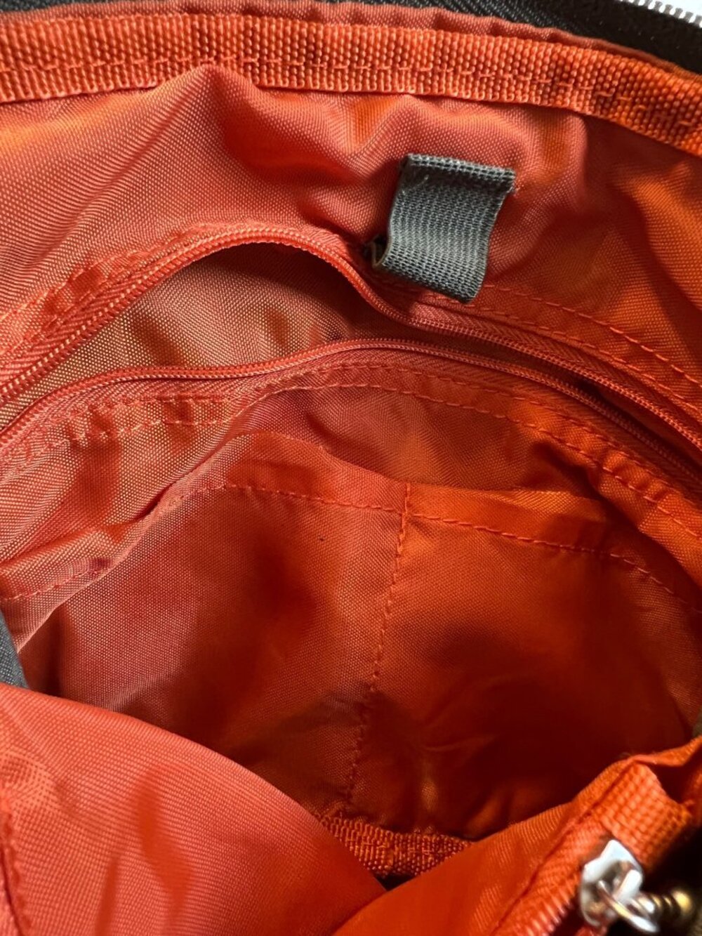 Olive Baggallini Crossbody Orange Interior - Picture 14 of 14